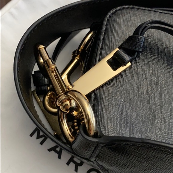 Marc Jacobs all black snapshot - Picture 2 of 3